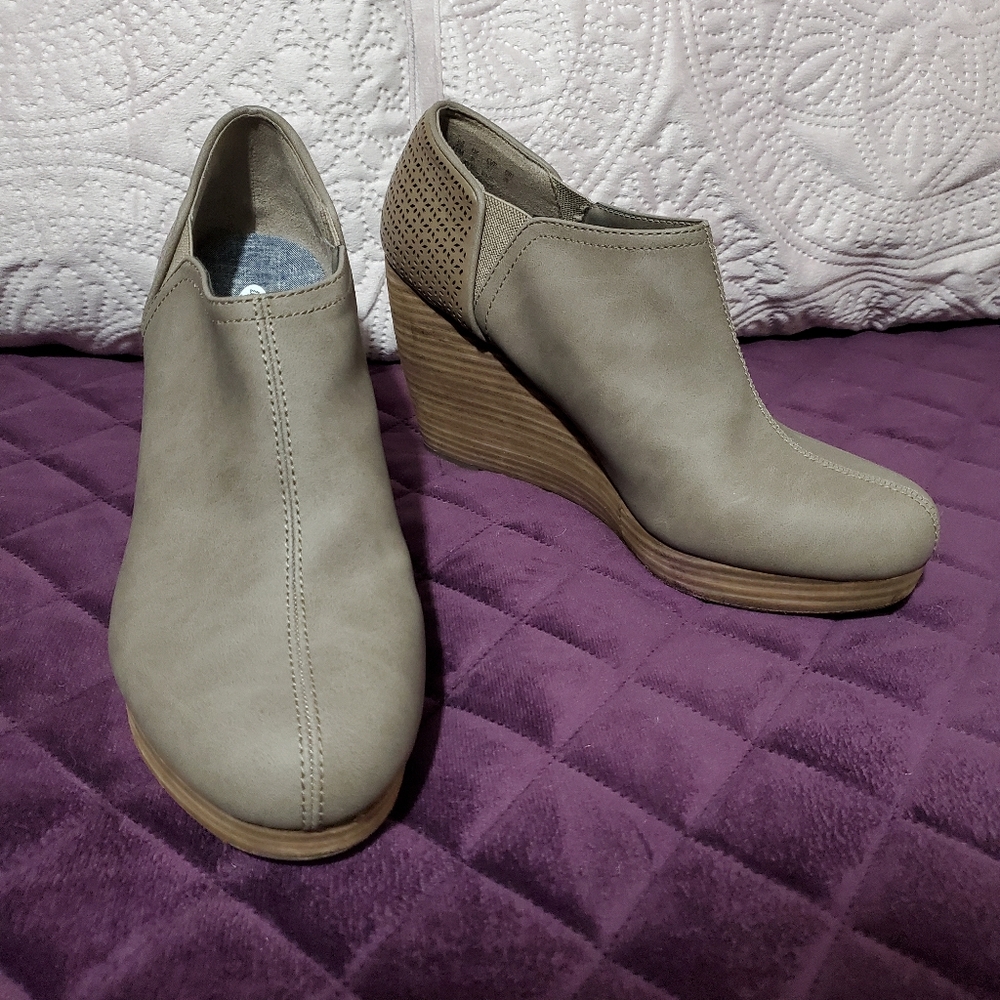 Dr. Scholl's wedge 11M
